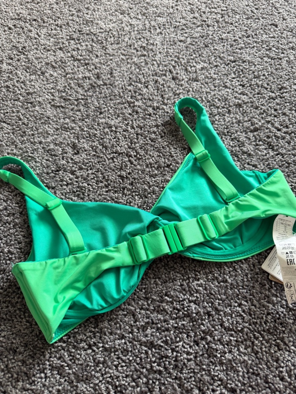 Calzedonia Green Bikini Top XL 40 Underwire Twist Front NWT Adjustable - Picture 7 of 9